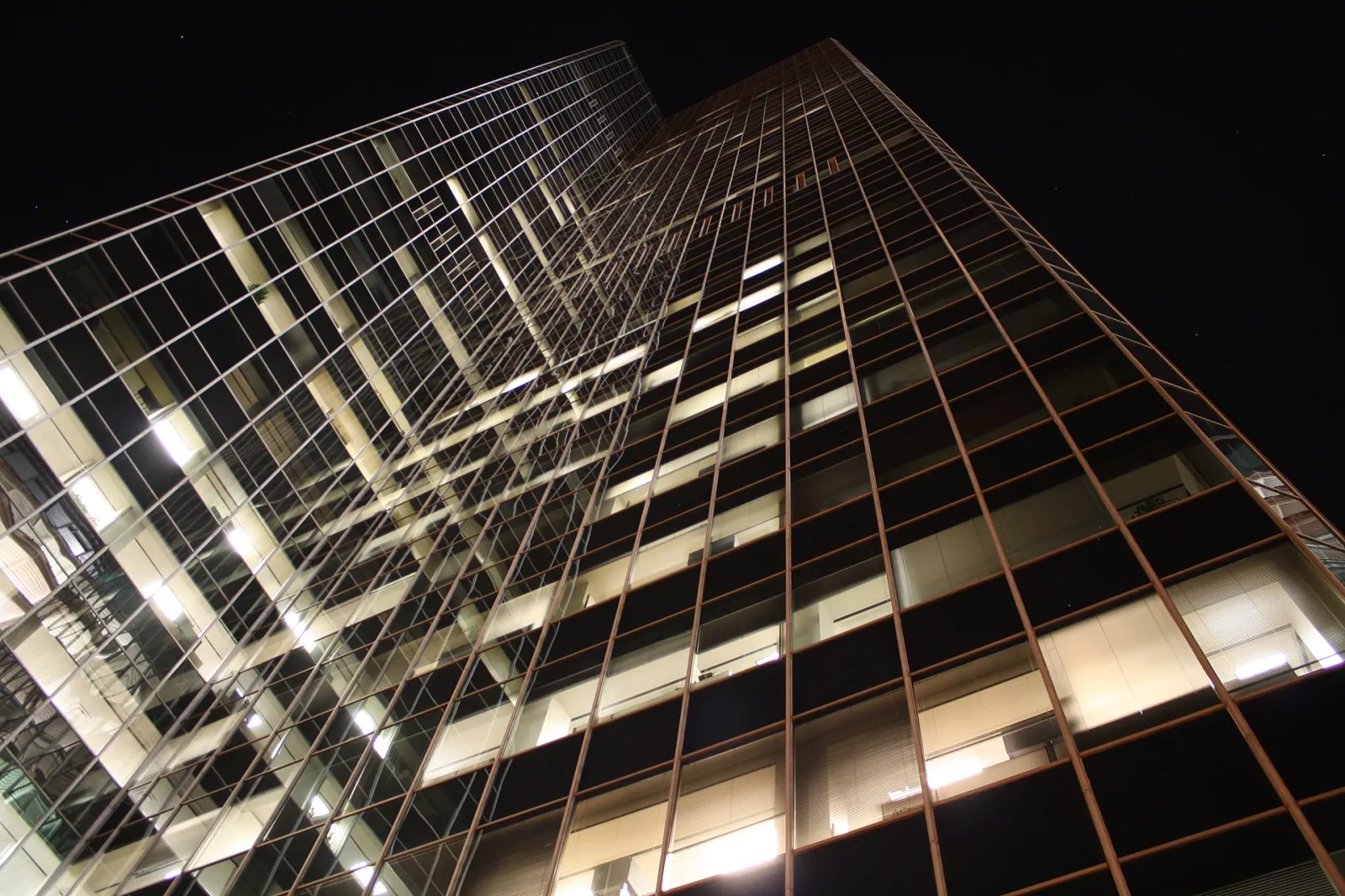 Chase Tower, downtown Phoenix, lit at night